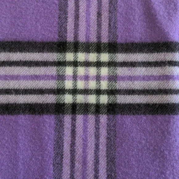 Super Soft Plaid Scarf (Like new condition!) - Picture 3 of 6